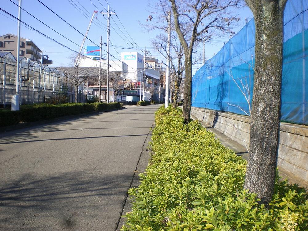 Streets around. It also is equipped with sidewalk.