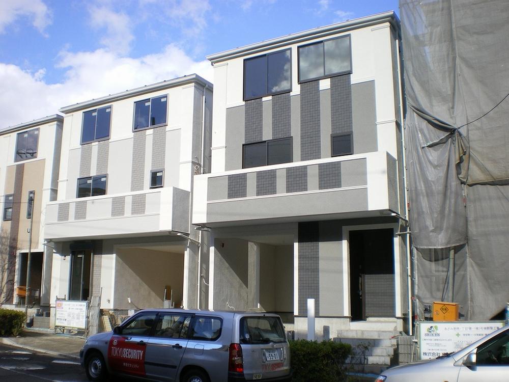 Local appearance photo. Local (12 May 2013) Shooting