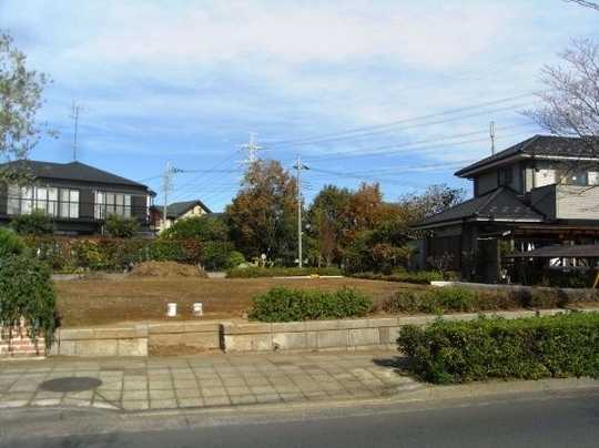 Local land photo. It is a quiet residential area of the first kind low-rise residential-only area