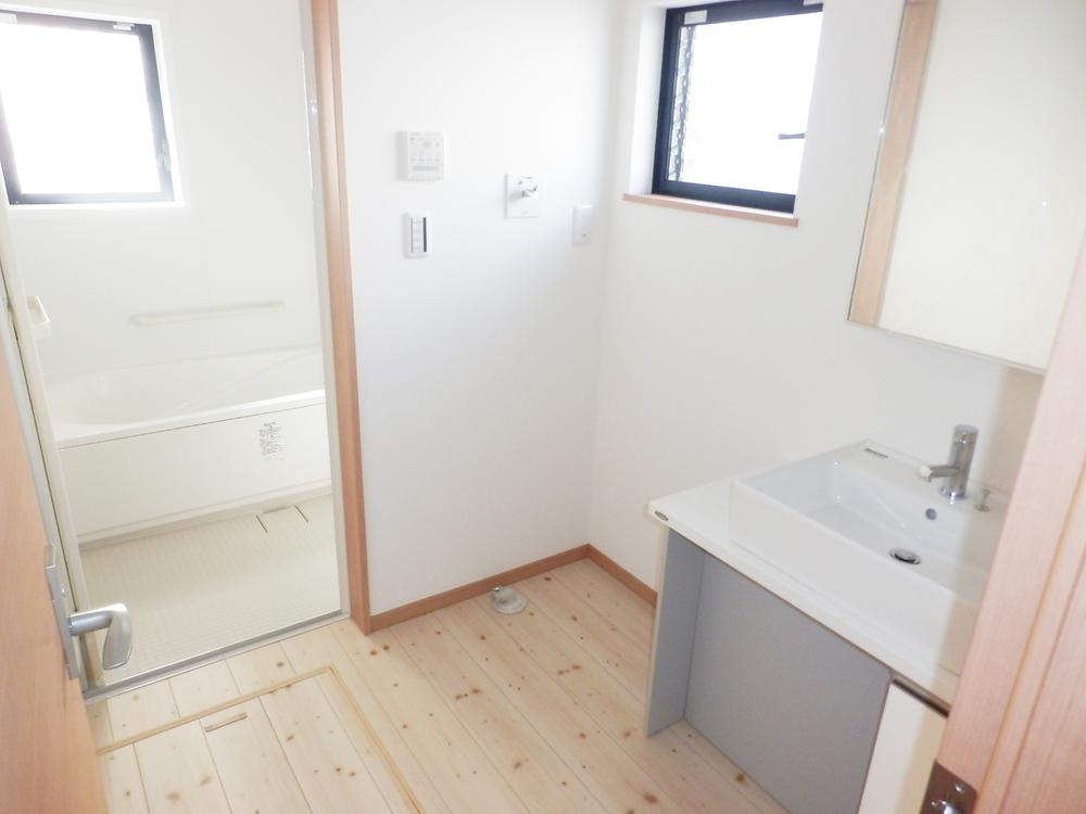 Same specifications photos (Other introspection). Bathroom vanity! With a hand shower wash also head! The company specification example Vanity photo