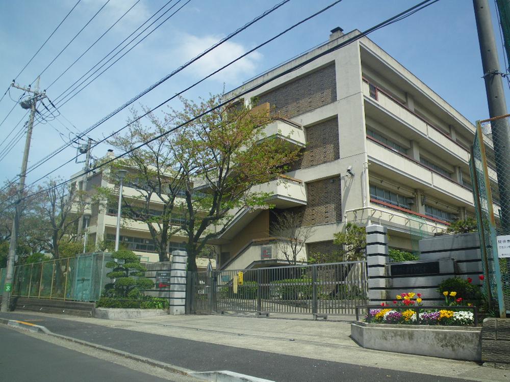 Junior high school. Susukino 1700m until junior high school