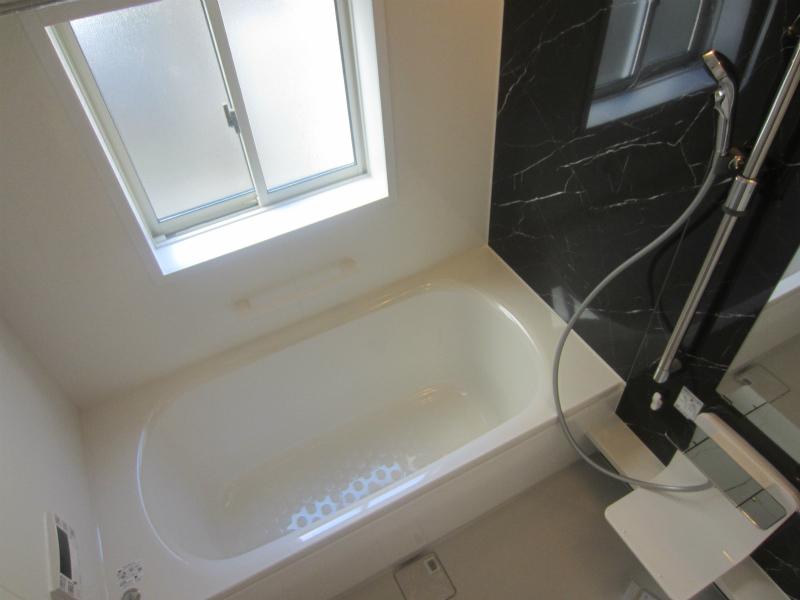 Bathroom. Indoor (11 May 2013) Shooting