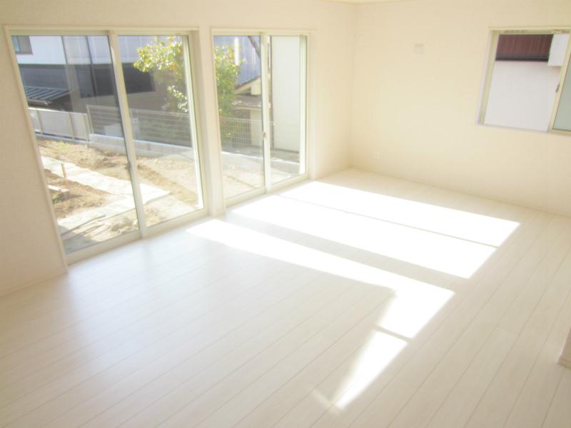 Living. Building 2: conclusion of a contract thanks