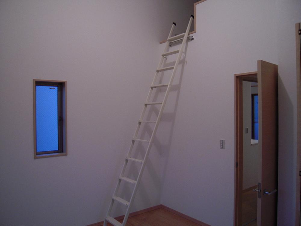 Other introspection. The A Building is equipped with a loft