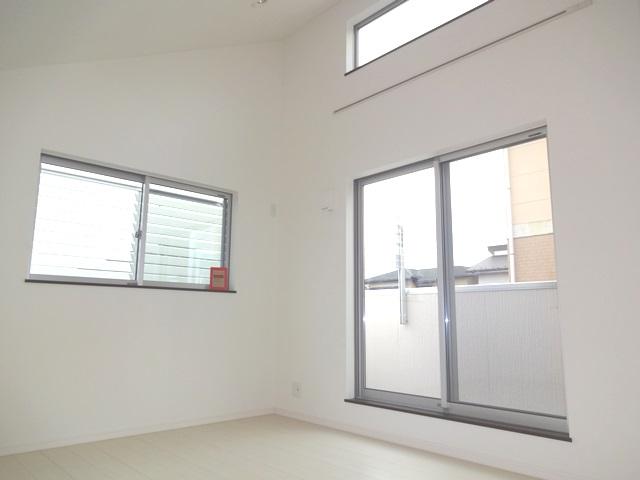 Living. Building 2 living