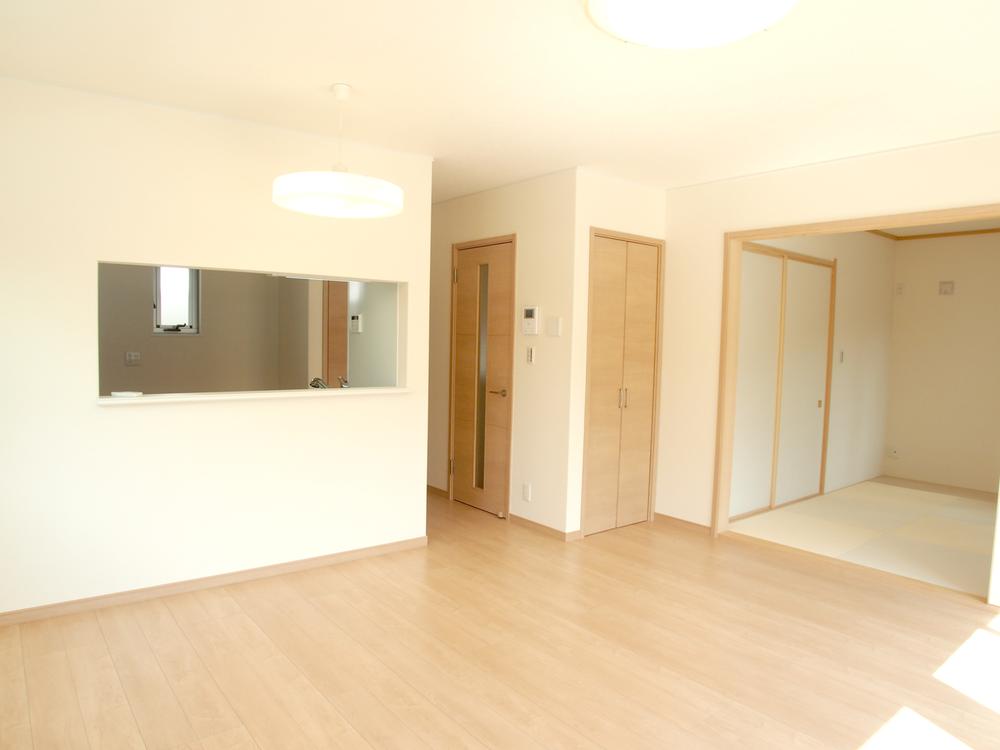 Same specifications photos (living). Same specifications photos (10 May 2013) Shooting