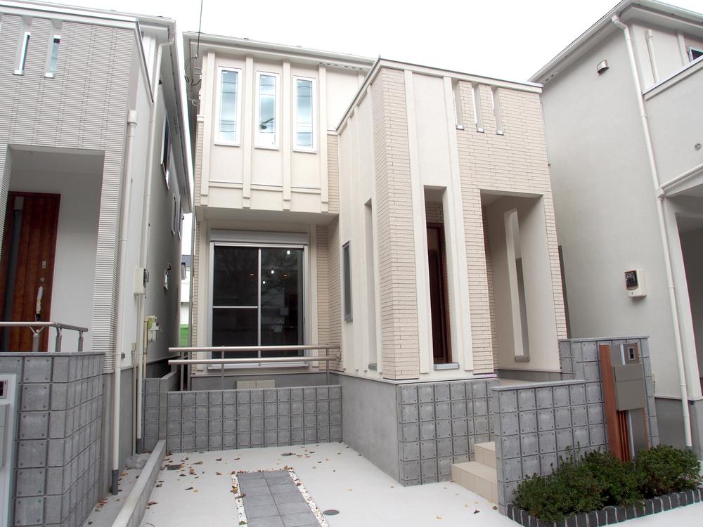 Local appearance photo. 8 Building site (November 2013) Shooting