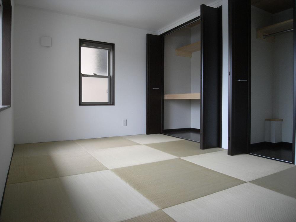 Same specifications photos (Other introspection). Same specifications