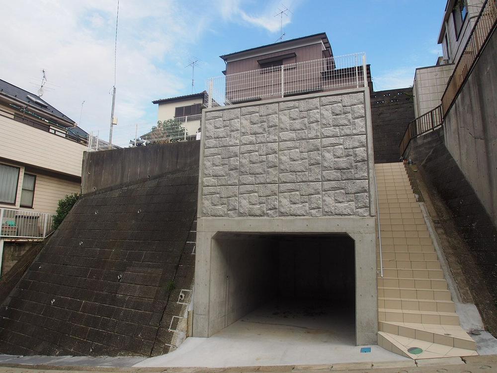 Local appearance photo. Local (10 May 2013) Shooting