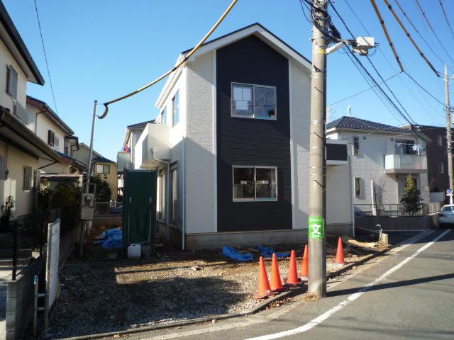 Local appearance photo. Local (12 May 2013) Shooting