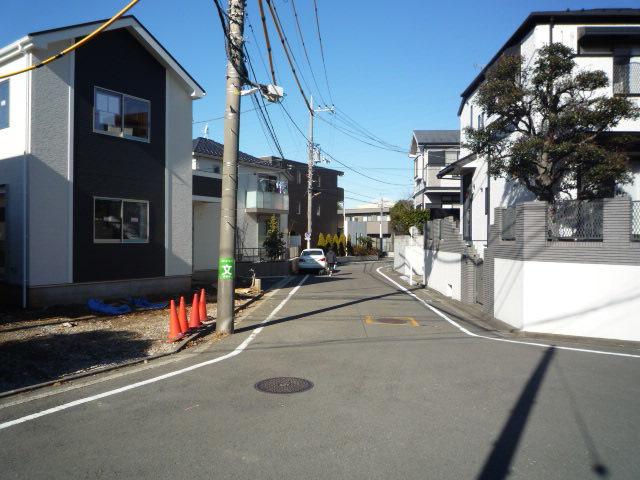 Local photos, including front road. Local (12 May 2013) Shooting