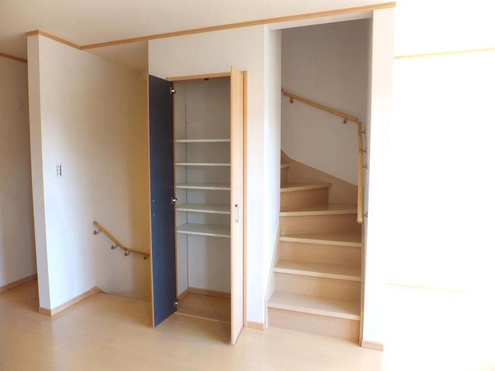 Receipt. Storage of living is very convenient.