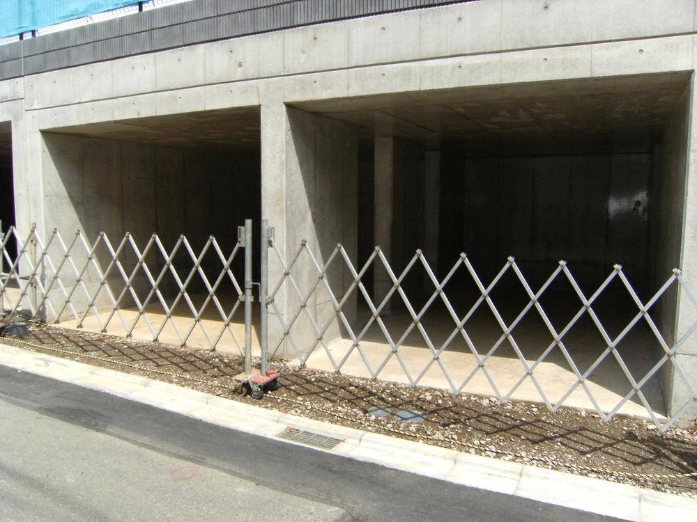 Parking lot. Local (September 2013) Shooting