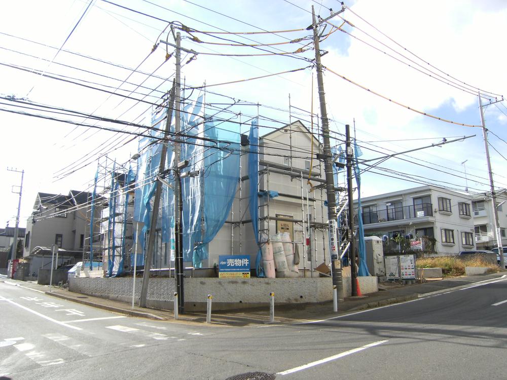 Local appearance photo. Local (12 May 2013) Shooting