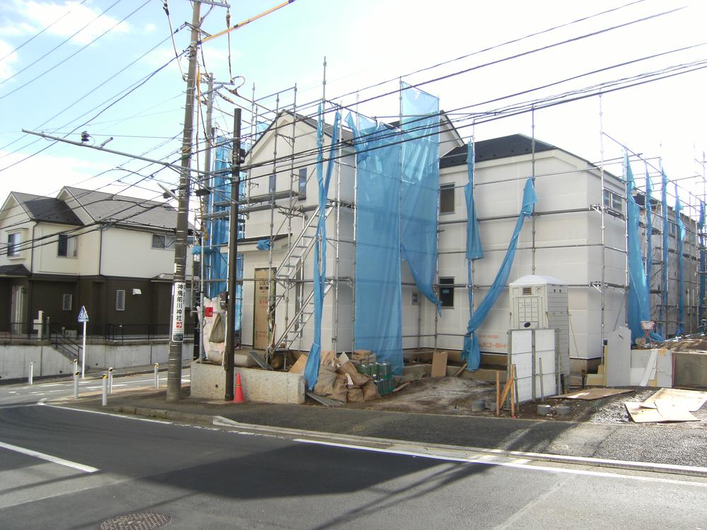 Local photos, including front road. Local (12 May 2013) Shooting