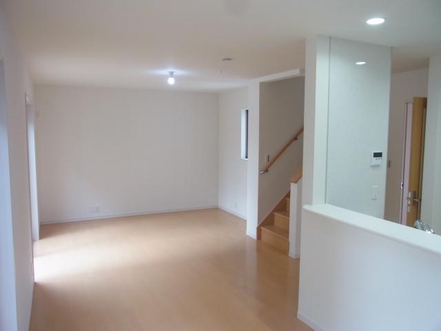 Living. 18 Pledge of LDK, Spacious family reunion