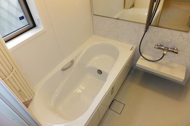 Bathroom. Indoor (October 8, 2013) Shooting