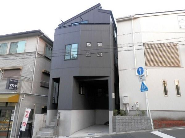 Local appearance photo. Local (10 May 2013) Shooting