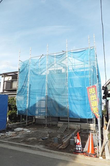 Local photos, including front road. Local (October 8, 2013) Shooting