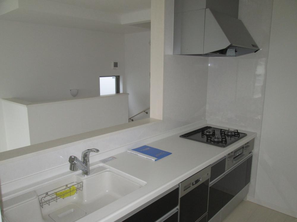 Kitchen. Local (12 May 2013) Shooting