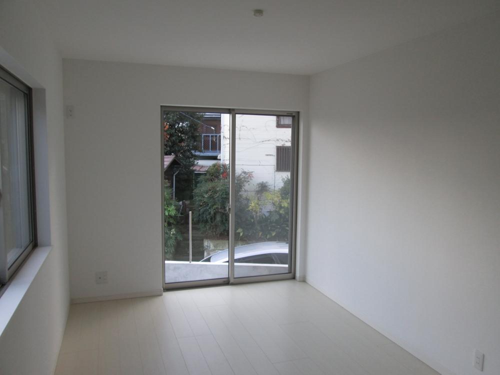 Non-living room. Local (12 May 2013) Shooting