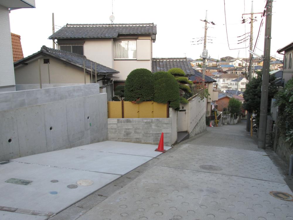 Local photos, including front road. Local (12 May 2013) Shooting