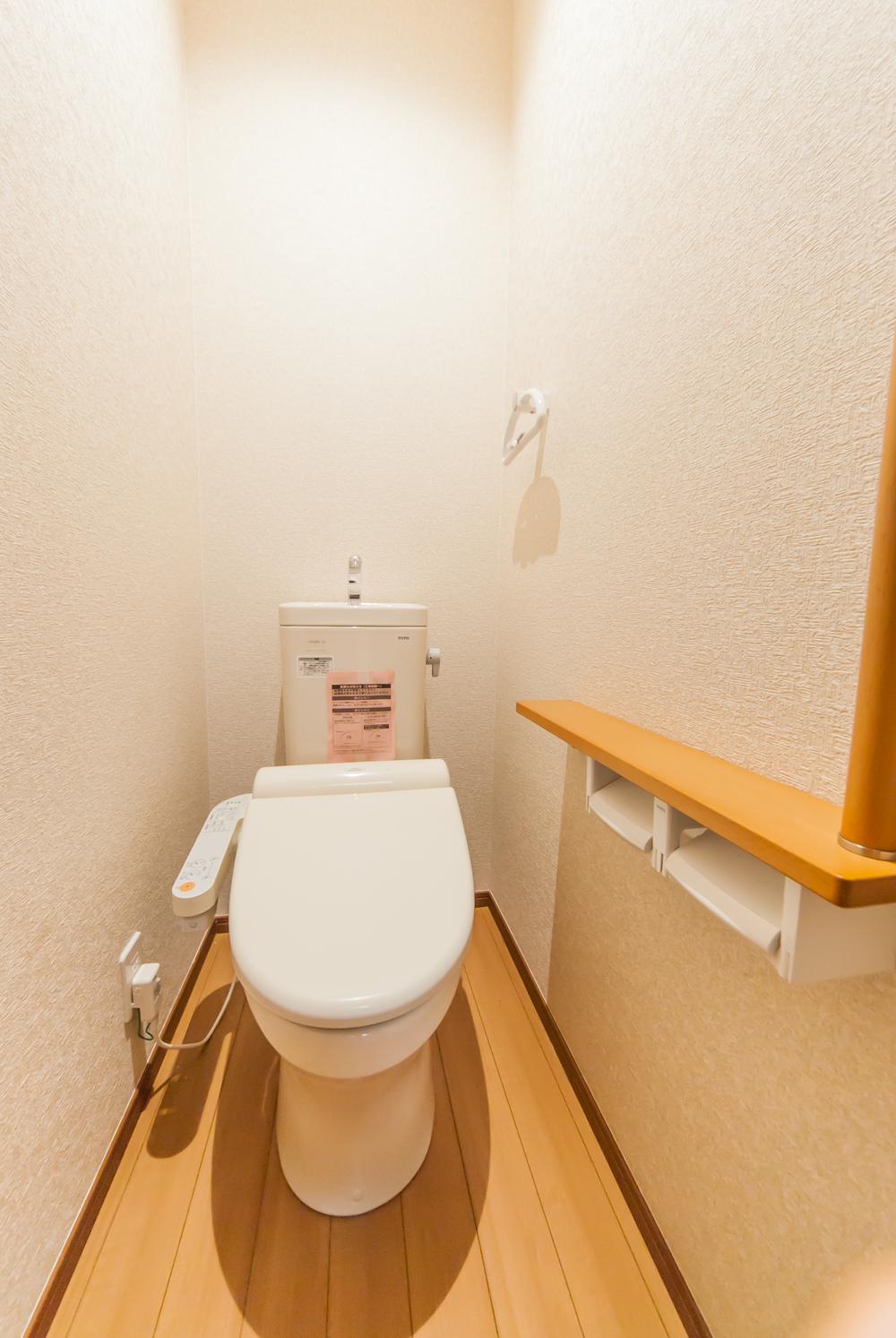 Toilet. Washlet toilet (1 Building)