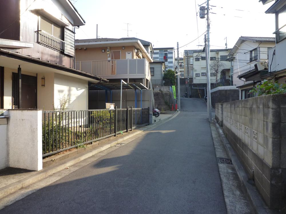 Local photos, including front road. Local (11 May 2012) shooting