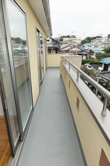 Balcony. (September 10, 2013) Shooting