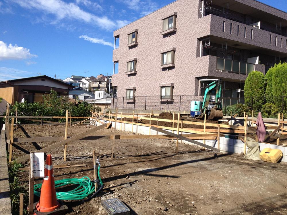 Local appearance photo. Local (11 May 2013) Shooting