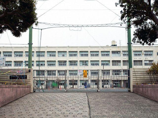 Primary school. 750m to Yokohama City Tachikawa well elementary school