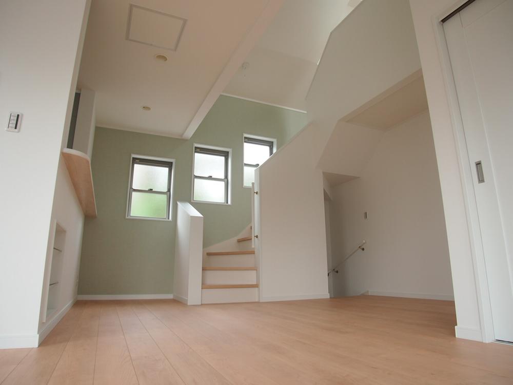 Same specifications photos (living). Same specifications