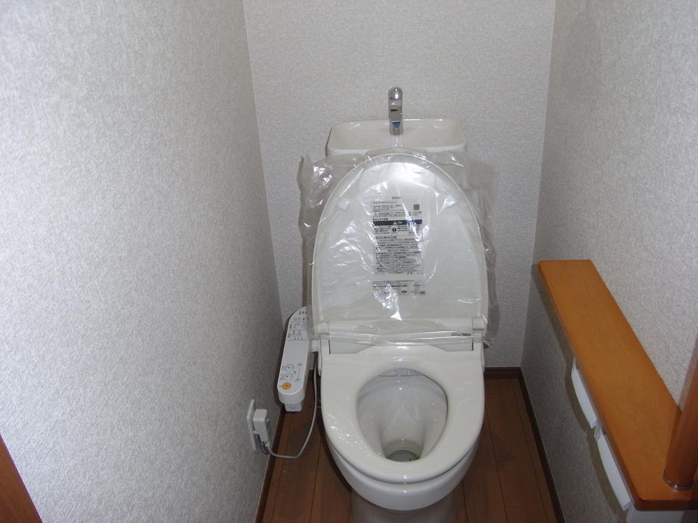 Toilet. Indoor (December 6, 2013) Shooting