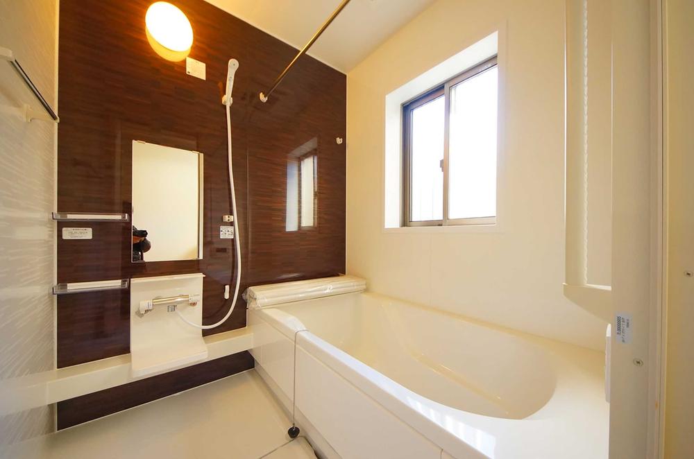 Bathroom. Indoor (12 May 2013) Shooting, This is a system bus with a bathroom ventilation dryer.