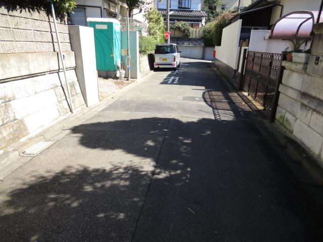 Local photos, including front road. Local (10 May 2013) Shooting