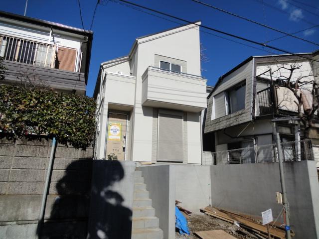 Local appearance photo. Local (12 May 2013) Shooting