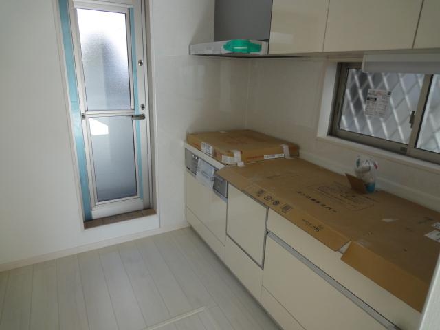 Kitchen. Indoor (12 May 2013) Shooting