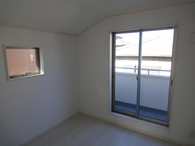 Non-living room. Indoor (12 May 2013) Shooting