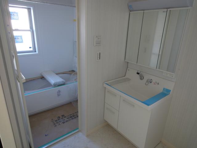 Bathroom. Indoor (12 May 2013) Shooting