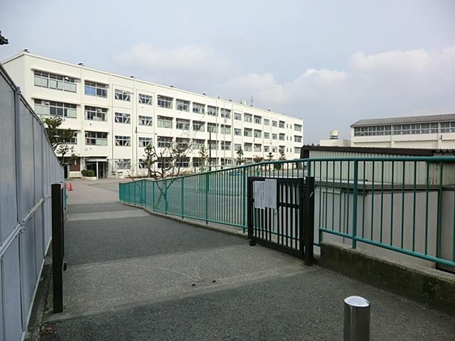 Primary school. 626m to Yokohama Municipal Sasanodai Elementary School