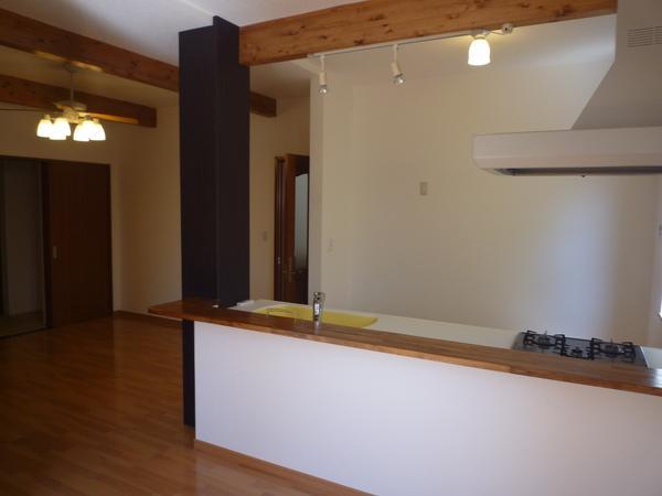 Living. Face-to-face kitchen with a feeling of opening!