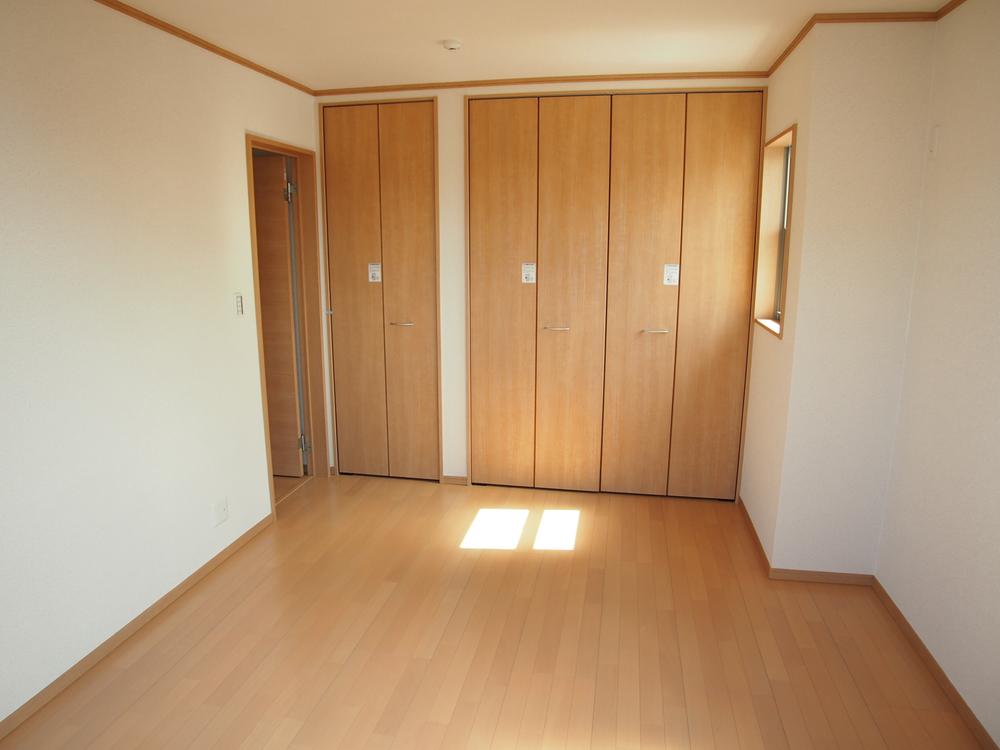 Same specifications photos (Other introspection). Same specifications