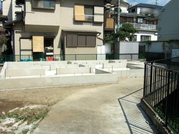 Local photos, including front road. Local (September 2013) Shooting