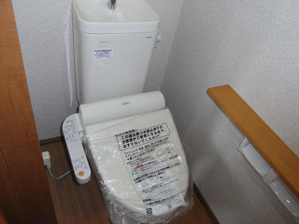 Toilet. Building 3 Indoor (December 5, 2013) Shooting