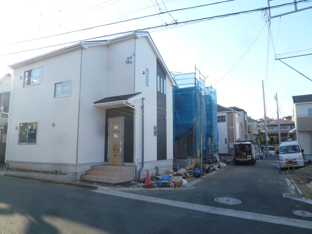 Local photos, including front road. Panoramic view Local (December 6, 2013) Shooting