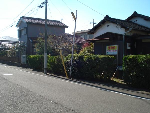 Local photos, including front road. Local (July 2013) Shooting