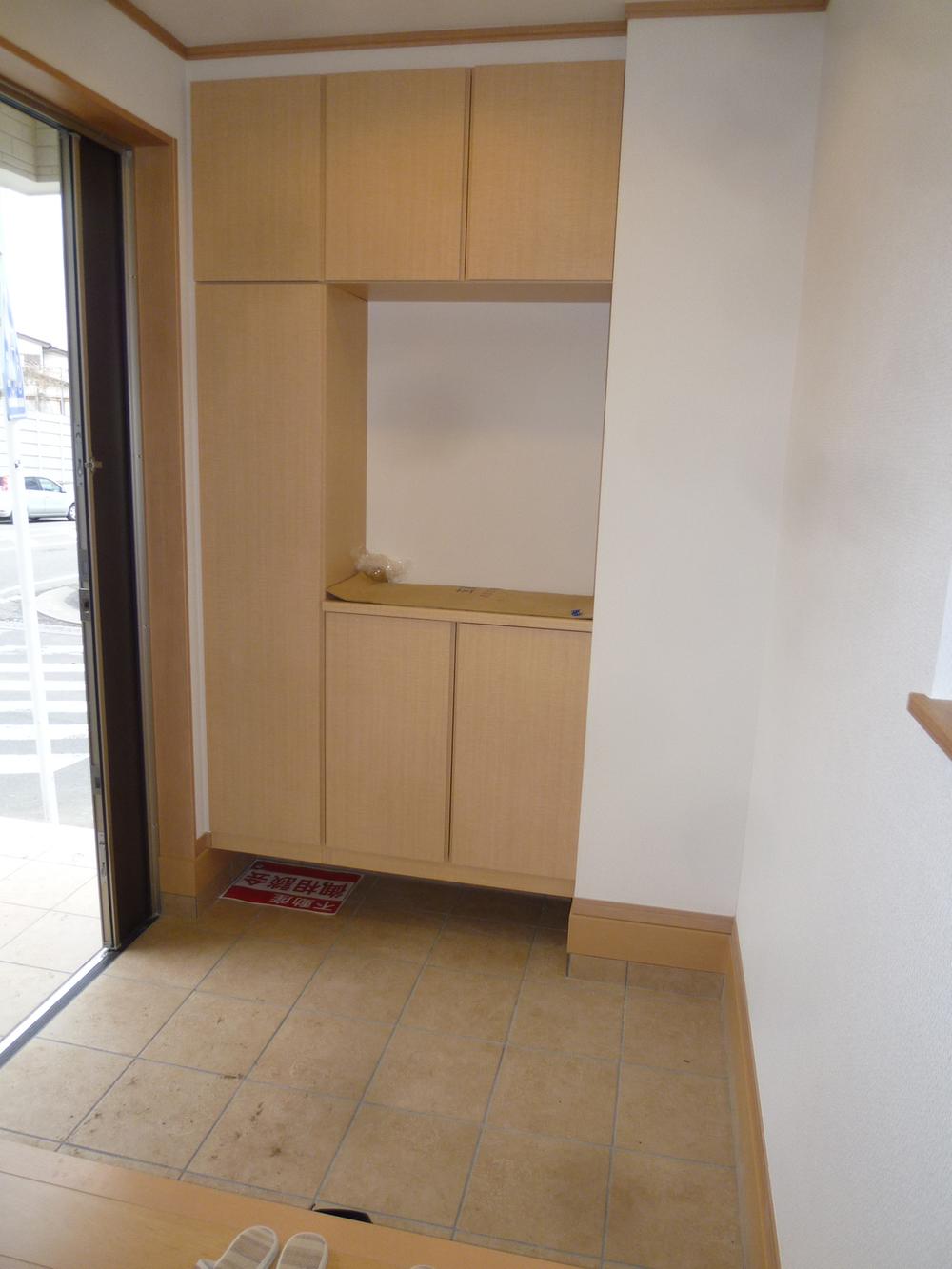 Entrance. Local (December 27, 2013) Shooting