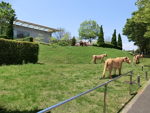 park. 1700m lush big Zoorasia animal park to forest park in Yokohama animal! I holiday, you can enjoy with your children Omoikkiri!