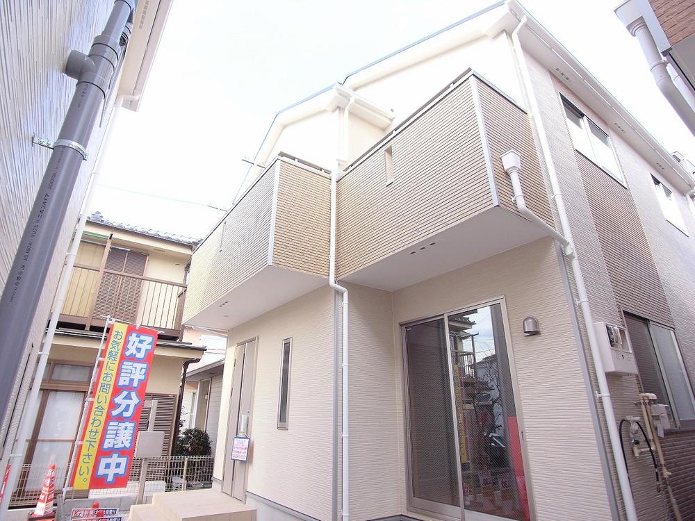 Local appearance photo. Floor plan of the bright 4LDK! Housing that livability and design in harmony! 10-year warranty for peace of mind! Local (12 May 2013) Shooting