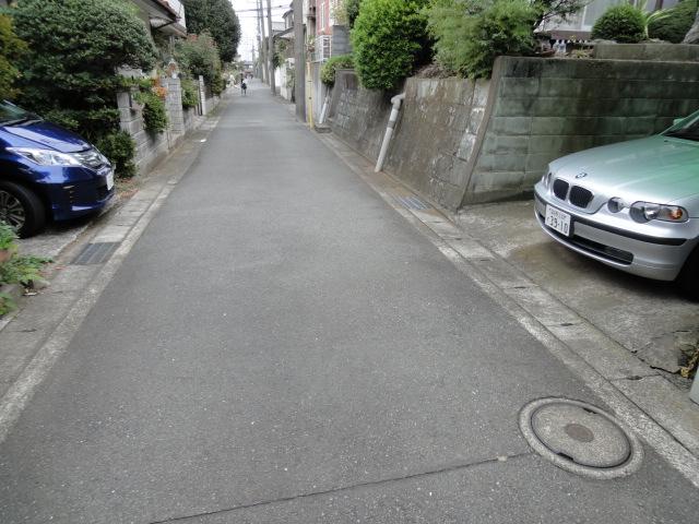 Local photos, including front road. Local (10 May 2013) Shooting